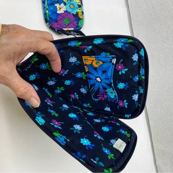 Vera Bradley Midnight Blue Floral Wallet Wristlet & Tablet Sleeve Zip Closure - Picture 6 of 14
